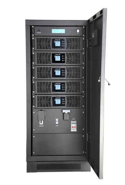 O LCD indica o sistema modular Data Center que de UPS do poder UPS modular 30-300KVA fácil mantém